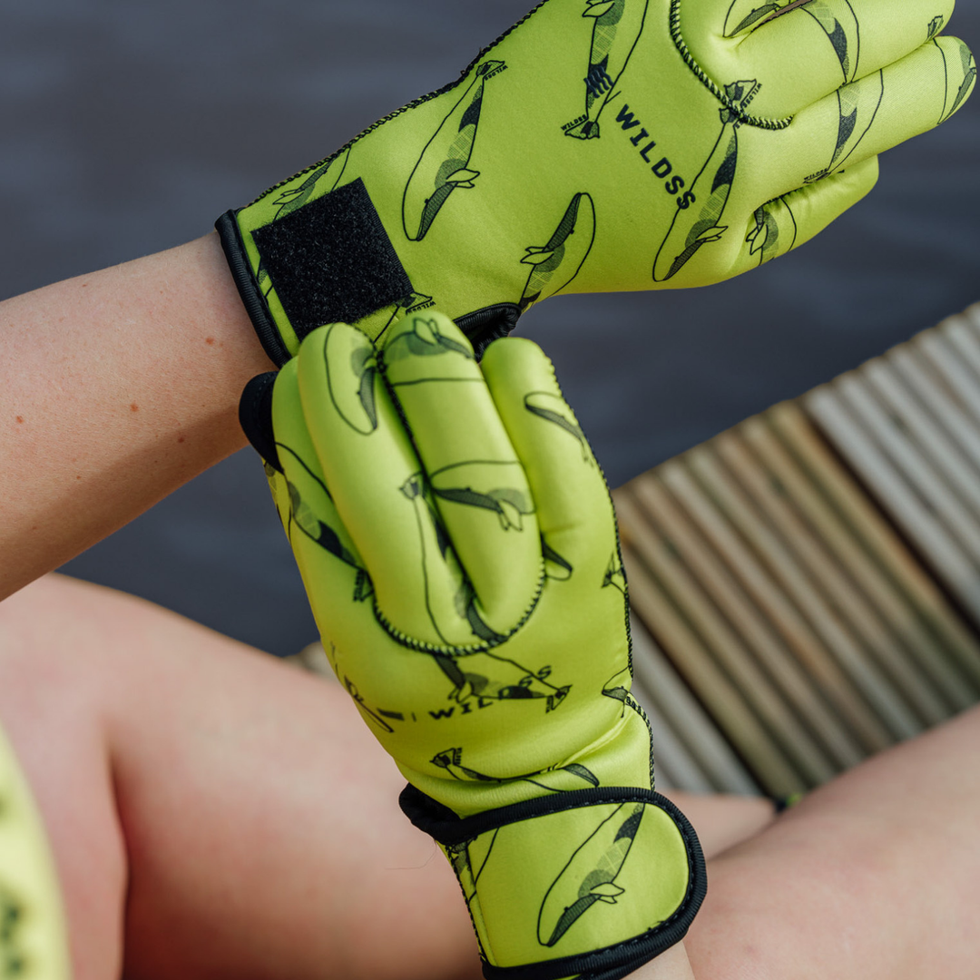 EasyOff™ Swimming Gloves in Yellow Neon