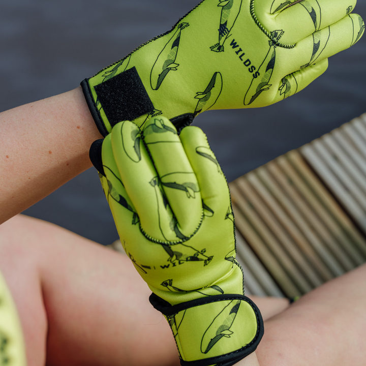 EasyOff™ Swimming Gloves in Yellow Neon