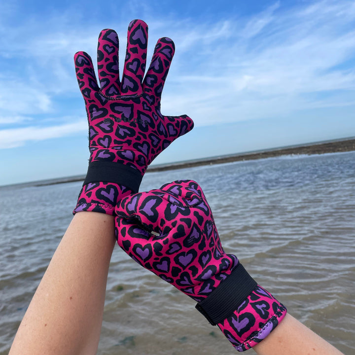 Limestone Neoprene Swimming Gloves in Cold Cold Heart