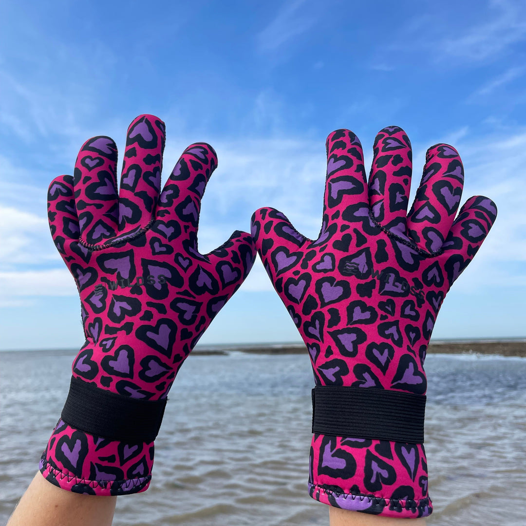 Limestone Neoprene Swimming Gloves in Cold Cold Heart