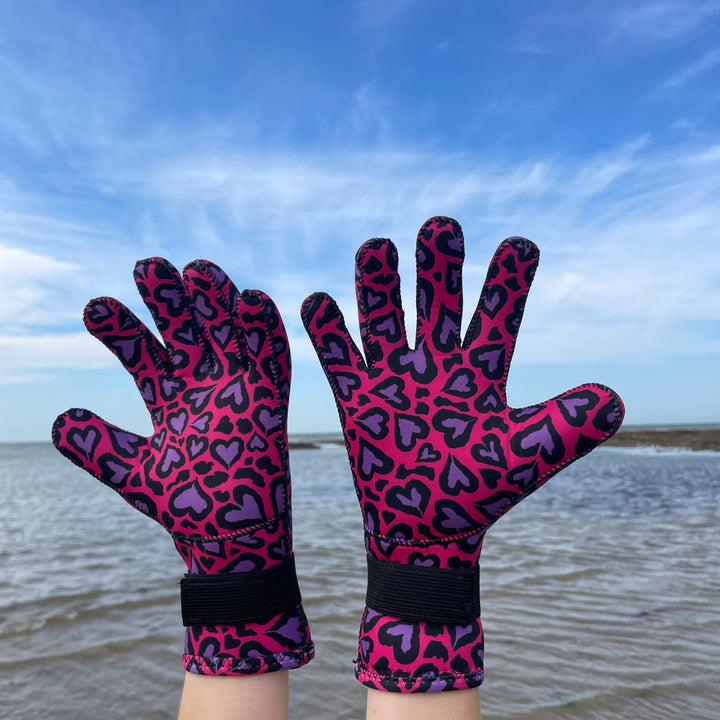 Limestone Neoprene Swimming Gloves in Cold Cold Heart