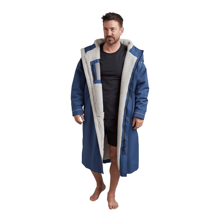 Interior view of Red Alter Evo men’s long sleeve waterproof changing robe in Admiral Blue showing grey Sherpa fleece lining.