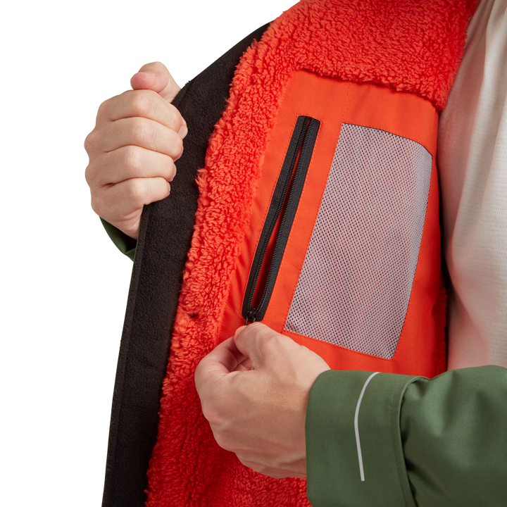 Red Alter Evo men’s long sleeve waterproof changing robe in Forest Green with inside zipped pocket.