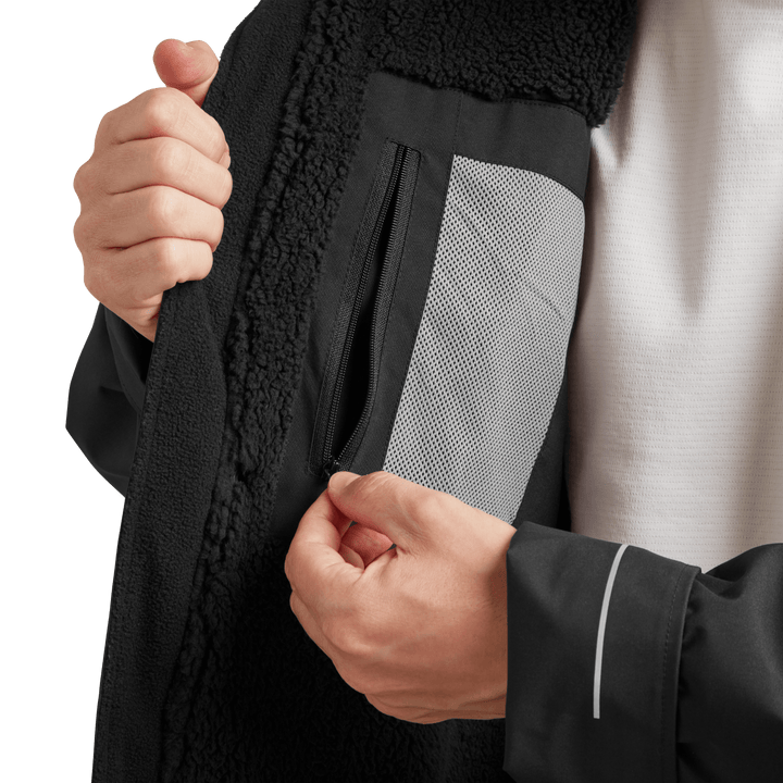 Red Alter Evo men’s long sleeve waterproof changing robe in Stealth Black with inside zipped pocket.