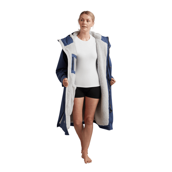 Interior view of Red Alter Evo women’s long sleeve waterproof changing robe in Admiral Blue showing grey Sherpa fleece lining.