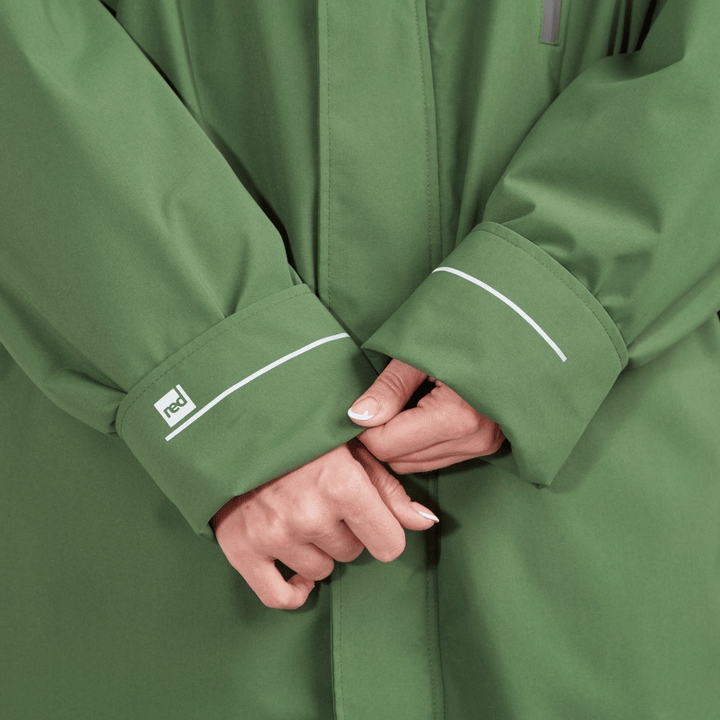 Adjustable cuff detail on Red Alter Evo women’s long sleeve waterproof changing robe in Forest Green.