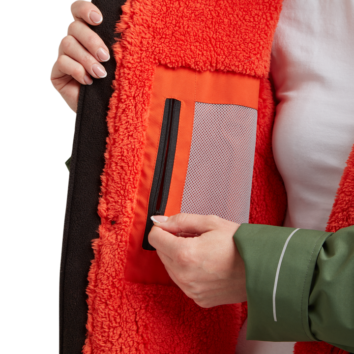 Red Alter Evo women’s long sleeve waterproof changing robe in Forest Green with inside zipped pocket.