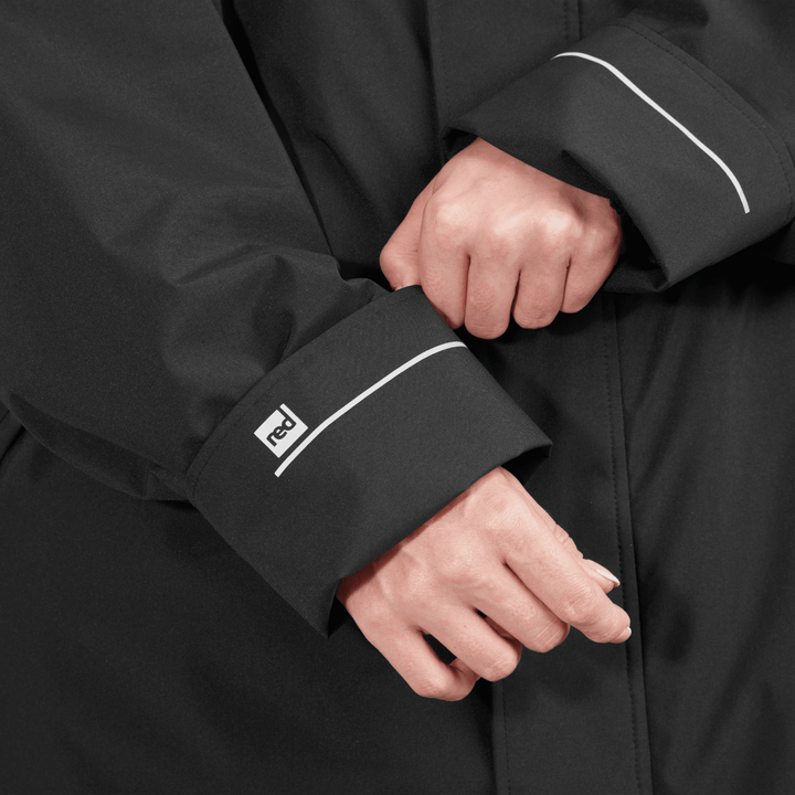 Adjustable cuff detail on Red Alter Evo women’s long sleeve waterproof changing robe in Stealth Black.