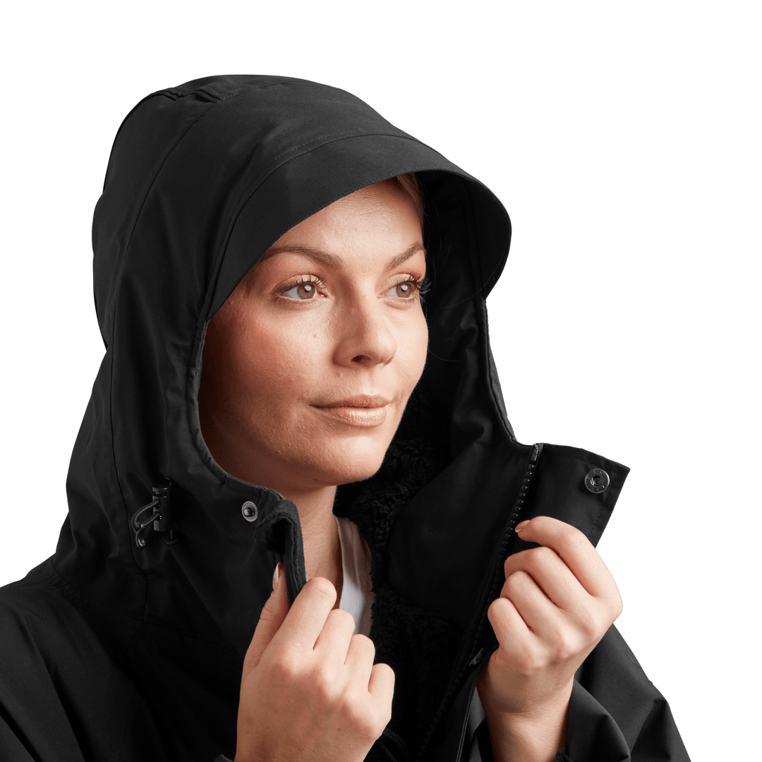 Peaked hood on Red Alter Evo women’s long sleeve waterproof changing robe in Stealth Black.